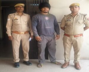 मथुरा 25 अप्रैल 26* हत्या का प्रयास व बलबा के अभियोग में वांछित 01 अभियुक्त गिरफ्तार ।