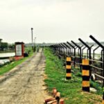 पश्चिम बंगाल28अप्रैल26*बाड़बंदी के लिए जमीन उपलब्ध न कराने पर Calcutta High Court ने सरकार को कड़ी फटकार लगाई है,