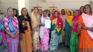 बांदा28अप्रैल26*स्मार्ट मीटर के खिलाफ किसान यूनियन की महिलाएं उतरी मैदान में*