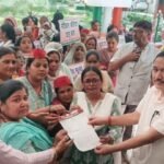 लखीमपुर खीरी२० अप्रैल २६*समाजवादी महिला सभा, जनपद लखीमपुर खीरी द्वारा आज मुख्यालय पर एक दिवसीय धरना-प्रदर्शन किया गया।