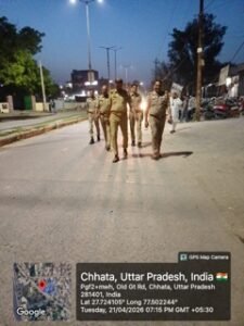 मथुरा 21 अप्रैल 26*वरिष्ठ पुलिस अधीक्षक के निर्देश पर सभी प्रभारी द्वारा अपने-अपने थाना क्षेत्र में पैदल गश्त*