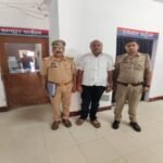 मथुरा 21 अप्रैल 26*थाना गोवर्धन पुलिस द्वारा धोखाधडी के अभियोग में वांछित 01 अभियुक्त को किया गिरफ्तार ।*