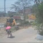 लखनऊ27अप्रैल26*सरकारी नहर पर चलाई जेसीबी, बनाया अवैध रास्ता