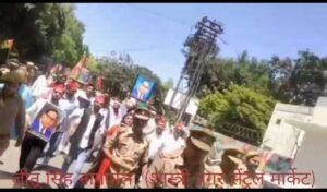 मेरठ28अप्रैल26* शास्त्री नगर सेंट्रल मार्केट के कानून में बदलाव को लेकर प्रधानमंत्री को सम्बोधित डीएम को ज्ञापन सौंपा