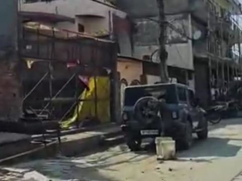 मेरठ ८ अप्रैल २६ * प्रमुख सेंट्रल मार्केट का अस्तित्व अब नहीं रहेगा। सुप्रीम कोर्ट के आदेश पर यहां 44 बिल्डिंग गिराई जानी हैं।