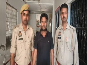 मथुरा 13 अप्रैल 26*थाना गोवर्धन पुलिस द्वारा 01 साइबर अपराधी को साइबर अपराध में प्रयुक्त 01 एन्ड्राइड मोबाइल एवं 02 फर्जी आधार कार्ड सहित किया गया गिरफ्तार