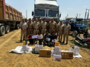 मथुरा 1 मई 26*अंतरराज्यीय ट्रक चोर गिरोह के 4 शातिर अभियुक्तगण को किया गया गिरफ्तार 