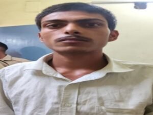 मथुरा 2 मई 26*थाना हाईवे पुलिस द्वारा अभियुक्त को 01 अवैध चाकू सहित किया गया गिरफ्तार ।*
