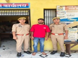 मथुरा 4 मई 26*थाना महावन पुलिस द्वारा लूट के अभियोग में वांछित अभियुक्त को किया गिरफ्तार ।*