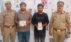मथुरा 6 मई 26* 02 अभियुक्ताओं को चोरी के 02 मोवाइल फोन व पर्स के साथ किया गिरफ्तार ।*