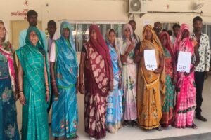 बाँदा 11मई26*ग्रामीणों ने जिलाधिकारी को सौंपा शिकायत पत्र '