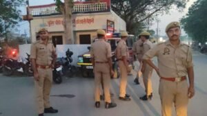 हरदोई12मई26* पिहानी में पुलिस का सघन चेकिंग अभियान, आड़े-तिरछे खड़े वाहनों पर कार्रवाई*