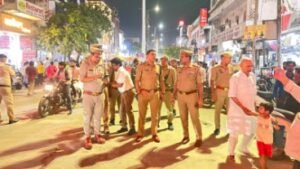 मथुरा 14 मई 26 *पुलिस अधीक्षक नगर द्वारा होली गेट के आसपास पैदल गश्त*