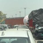 लखनऊ18मई26* गोसाईगंज थाने के पास 5 नंबर गुमटी पर बीच हाईवे एक बड़ा ट्रक खराब होने से लगा लंबा जाम
