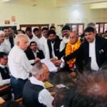 कौशाम्बी18मई26*मनुदेव त्रिपाठी ने अध्यक्ष पद हेतु किया नामांकन, समर्थकों में दिखा उत्साह*