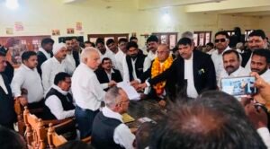 कौशाम्बी18मई26*मनुदेव त्रिपाठी ने अध्यक्ष पद हेतु किया नामांकन, समर्थकों में दिखा उत्साह*