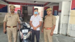 नोयडा24मई26*धारदारहथियारसे राह चलती महिलाओंपर हमला करने वाला गिरफ्तार
