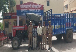 मथुरा 25 मई 26*थाना नौहझील पुलिस जनपद मथुरा द्वारा चोरी के अभियोग में वांछित चल रहे 02 शातिर चोरो को किया गिरप्तार ।*