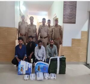 मथुरा 26 मई 26*थाना कोतवाली पुलिस द्वारा 04 मादक पदार्थ तस्कर/वाहन चोरों को किया गिरफ्तार ।*