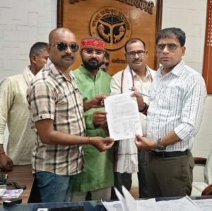 अयोध्या26मई26*गौरियामऊ रेलवे स्टेशन पर टिकट काउंटर बंद होने से यात्रियों को हो रही कठिनाइयां