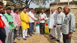 आयोध्या27मई26*5 दिन पहले लगी भीषण आग,अब मदद को आगे आया समाज—
