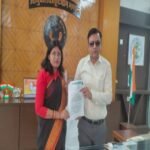 बांदा 29 मई 26*ओवरलोड ट्रकों पर कार्रवाई की मांग को लेकर जेडीयू ने मंडलायुक्त को सौंपा ज्ञापन*