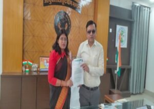 बांदा 29 मई 26*ओवरलोड ट्रकों पर कार्रवाई की मांग को लेकर जेडीयू ने मंडलायुक्त को सौंपा ज्ञापन*