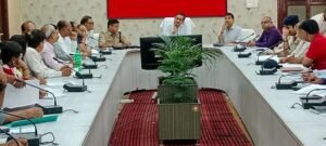 मथुरा 30 मई 26*डीएम, एडीएम प्रशासन एवं एसपी नगर द्वारा आगामी आरक्षी भर्ती परीक्षा को लेकर कलेक्ट्रेट सभागार में गोष्टी*