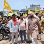 उत्तरी पूरा ब्रेकिंग   लोकमाता महारानी अहिल्याबाई होलकर की बड़ी धूमधाम से मनाई जा रही जयंती  युवाओं द्वारा तहसील के कई कस्बों में अहिल्याबाई होल्कर की जयंती पर निकाली गई विशाल बाइक रैली   अहिल्याबाई होल्कर मालवा साम्राज्य की एक महान और न्यायप्रिय शासिका थी  इनकी पहचान नारी शक्ति परोपकार और सनातन धर्म के संरक्षण का माना जाता है प्रतीक  महारानी अहिल्याबाई होल्कर कुशल योद्धा तीरंदाज एवं श्रेष्ठ शासिका थी   मातृभूमि की सेवा में कभी भी उनका नहीं भूला जा सकता योगदान   महारानी अहिल्याबाई होल्कर ने पूरे देश में हजारों मंदिरों का जीर्णोद्धार व कराया निर्माण  महारानी अहिल्याबाई होल्कर का जन्म 31 मई 1725 को हुआ था   उत्तरीपुरा कस्बे में भी अहिल्याबाई होल्कर की जयंती पर देखा गया उत्साह   रैली के दौरान जयकारों की गूंज अहिल्याबाई होल्कर अमर रहे भारत माता की जय हिंदुस्तान जिंदाबाद के लगे नारे   कस्बे में कई जगह बाइक रैली वालों का किया गया स्वागत पिलाया गया शरबत और खिलाया गया मिष्ठान उत्तरी पूरा में