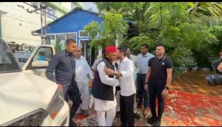 कोलकाता7मई26*बंगाल चुनाव नतीजों के बाद कोलकाता पहुंचे सपा अध्यक्ष अखिलेश यादव*