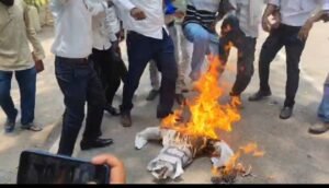 लखनऊ20मई26*नीट पेपर लिक के खिलाफ बिरसा अंबेडकर फूले समाजवादी छात्र संगठन का विरोध प्रदर्शन