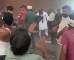 कानपुर नगर27मई26*बकरामंडी में बवाल का माहौल, व्यापारियों और ग्राहकों में भिड़ंत से मचा हड़कंप*