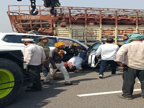 ब्रेकिंग न्यूज बांदा- बाँदा 14 मई 26*में दर्दनाक हादसे में चार की मौत