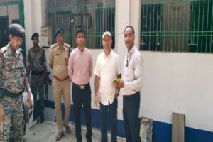 भागलपुर बिहार से शैलेन्द्र कुमार गुप्ता जिलाधिकारी पहुचे कहलगांव, किया कई विभागों का निरक्षण, विकास कार्यों का भी लिया जायजा, दिए निर्देश