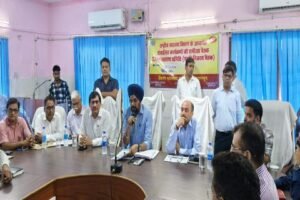 सुल्तानपुर ३०मयी २६ * स्वास्थ्य सेवाओं को अधिक प्रभावी, समावेशी एवं जनोन्मुखी बनाने पर जोर,लंबित अनुदानों पर जिलाधिकारी ने जताई नाराजगी, सोमवार तक कार्रवाई का अल्टीमेटम