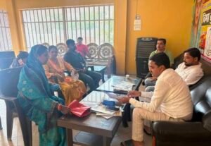 पूर्णिया बिहार 4 जून 26 जितेंद्र यादव ने सुनी शहरवासियों की फरियाद, समाधान के लिए अफसरों को लगाया फोन*