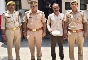 मथुरा 4 जून 26* “ऑपरेशन प्रहार” के तहत 01 अभियुक्त को 580 ग्राम अवैध नशीला पदार्थ गांजा सहित किया गया गिरफ्तार ।*