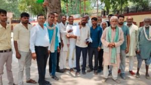 बांदा 4 जुन 26*भुजरख में PWD सड़क का रास्ता बदलने पर ग्रामीणों का विरोध, DM से की शिकायत*
