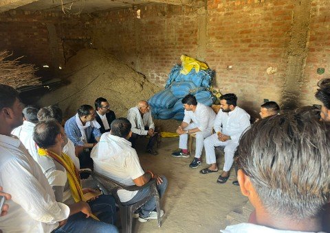 बाँदा05जून26*दुर्घटना प्रभावित परिवारों से मिला युवा कांग्रेस का प्रतिनिधिमंडल, जिलाधिकारी को सौंपा ज्ञापन