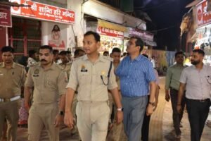 मथुरा 5 जून 26*डीएम व एसएसपी द्वारा वृंदावन बांके बिहारी, राधावल्लभ मंदिर के आसपास यातायात व्यवस्था का निरीक्षण*