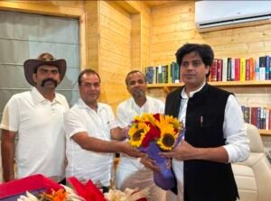 पूर्णिया बिहार 6 जून 26 कस्बा के पूर्व कांग्रेस प्रत्याशी इरफान आलम ने इमरान प्रतापगढ़ी से की शिष्टाचार भेंट*