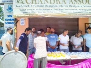नैनीताल15जून26*कैंची धाम स्थापना दिवस पर अखिल एकता उद्योग व्यापार मंडल द्वारा शरबत प्रसाद का वितरण