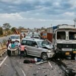 बीकानेर15जून26*राजस्थान में ट्रक और कार के बीच जोरदार टक्कर, एक ही परिवार के 6 लोगों की मौत, एक बच्ची घायल_*