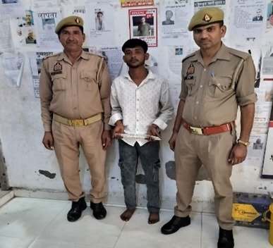 मथुरा 16 जून 26*थाना वृन्दावन पुलिस द्वारा अभियुक्त को 01 नाजायज चाकू के साथ किया गिरफ्तार ।*