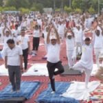 लखनऊ21.6. 26*”उत्तर प्रदेश आदर्श योग समिति” के तत्वाधान में अंतर्राष्ट्रीय योग दिवस के अवसर पर हजारों लोगों ने योगाभ्यास किया