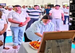 कौशाम्बी21जून26*मंडलायुक्त ने तिलगोड़ी स्टेडियम में आयोजित योगाभ्यास कार्यक्रम का किया शुभारंभ*