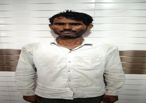 मथुरा 26 जून 26*थाना कोसीकलां पुलिस द्वारा एक अभियुक्त को अवैध चाकू सहित किया गया गिरफ्तार ।*