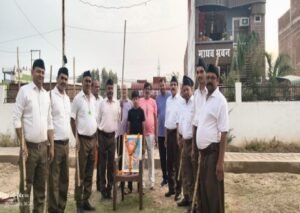 बांदा 27 जून 26*तुलसी शाखा बांदा में मनाया गया हिन्दवी स्वराज्य स्थापना दिवस, छत्रपति शिवाजी महाराज को दी गई पुष्पांजलि*