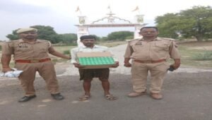 महोबा 30जून26**थाना खन्ना की पुलिस टीम ने अवैध देशी शराब के साथ 01 नफर अभियुक्त को किया गिरफ्तार-*