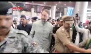 लखनऊ14जून26*चौधरी चरण सिंह एयरपोर्ट पर पहुंचे AIMIM के राष्ट्रीय अध्यक्ष असदुद्दीन ओवैसी ।